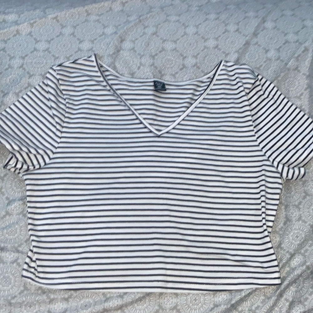 Cropped Tee